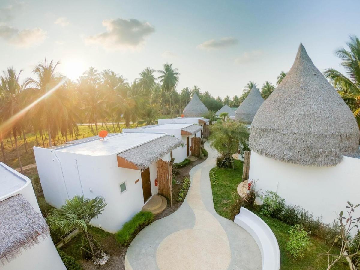 Resto Sea Resort - Baan Krut Prachuap Khiri Khan Exterior photo