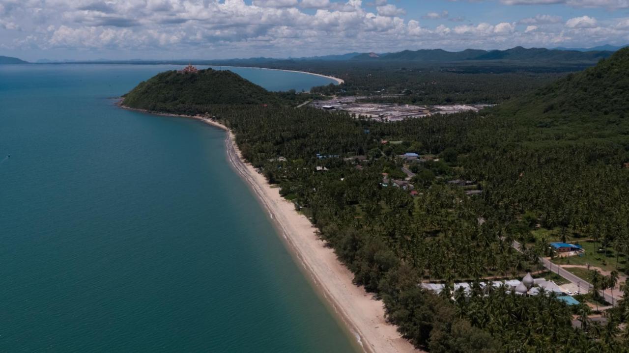Resto Sea Resort - Baan Krut Prachuap Khiri Khan Exterior photo